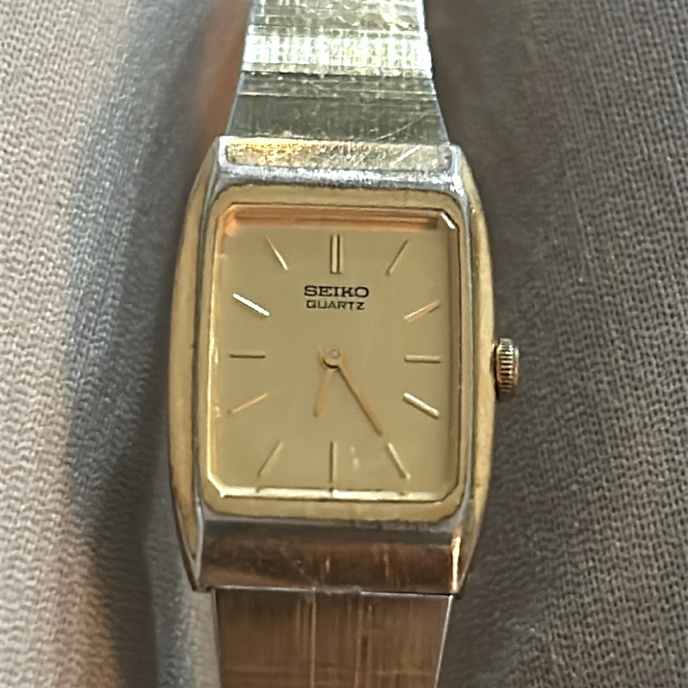 Vintage Seiko Quartz Watch Women Gold Tone 18mm Square Dial New Battery 7”